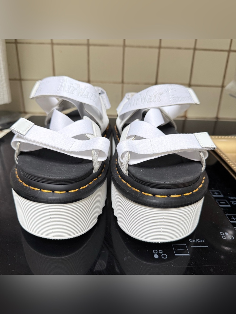 DR. MARTENS SANDALS KIMBER LOGO WEB STRAP PLATFORM WHITE BLACK FOOTBED SZ 6 EUC - Picture 3 of 6